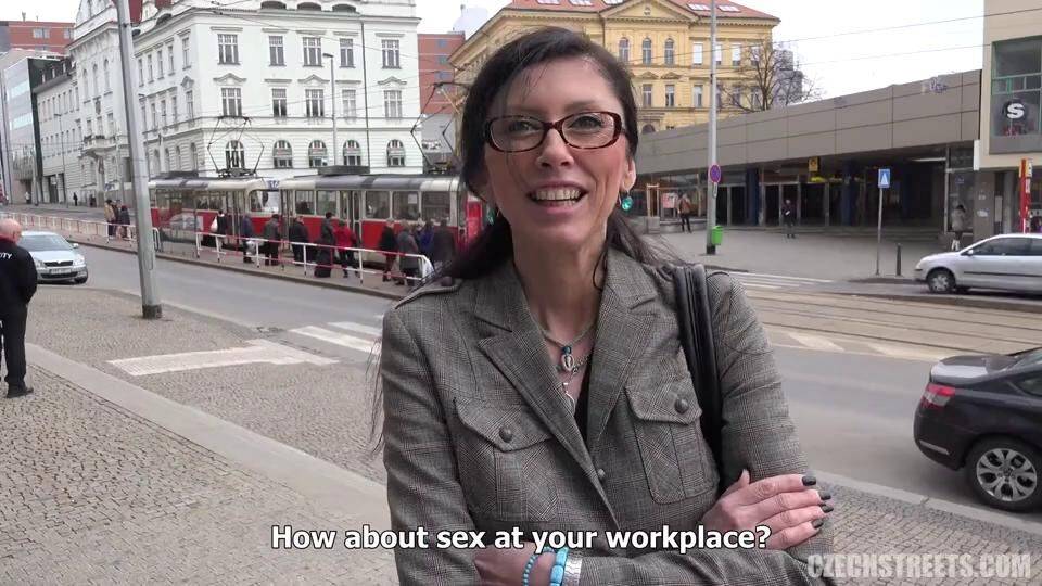 Czech Secretary Sex - Czech Mom Veronika the Secretary - Amateur pov public sex for cash -  Sunporno.com