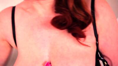 Redhead MILF Red XXX gives her pussy a massage - nvdvid.com - Britain