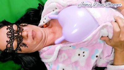 Kinky Funny Balloon Play With Hairy Milf Happy Porn - hclips.com
