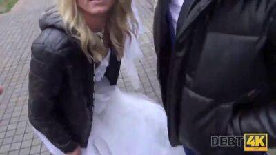 MILF in wedding dress has nothing against making it - sunporno.com