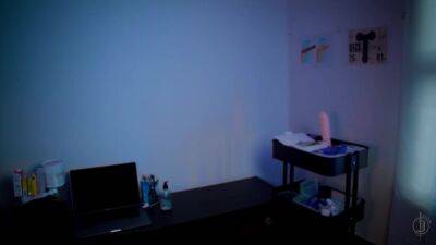 Milf Blonde Live Toys Webcam Show In Shower - upornia.com