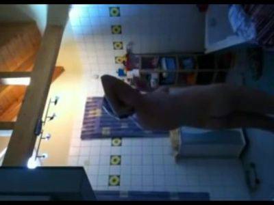 Spying On Mom Shaving Her Body In Bathroom - hclips.com