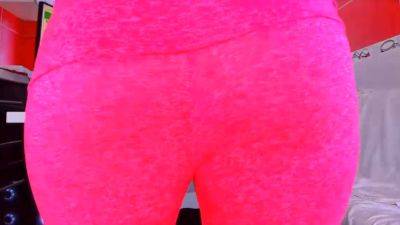 Bubble Butt PAWG Soccer Mom Soaks Yoga Pants In Squirt - drtuber.com