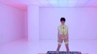 Neon lingerie looks hot on latina MILF - drtuber.com - Japan