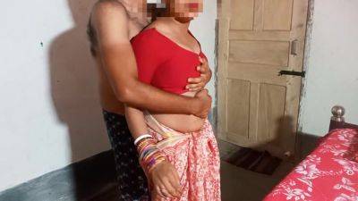 Indian Mom Wakes Up Son to Clean and He Enjoys Fucking Her xlx - txxx.com - India