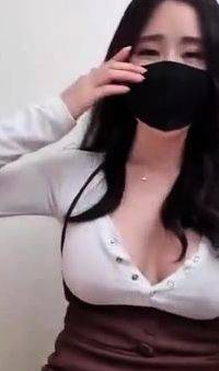 Big boobs milf masturbates with her dildo - drtuber.com - Japan