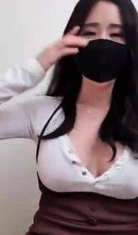 Big boobs milf masturbates with her dildo - drtuber.com - Japan