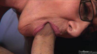 Herschel Savage & Alexandra Silk: Hairy Mature MILF with Big Tits & Stockings #12 - veryfreeporn.com